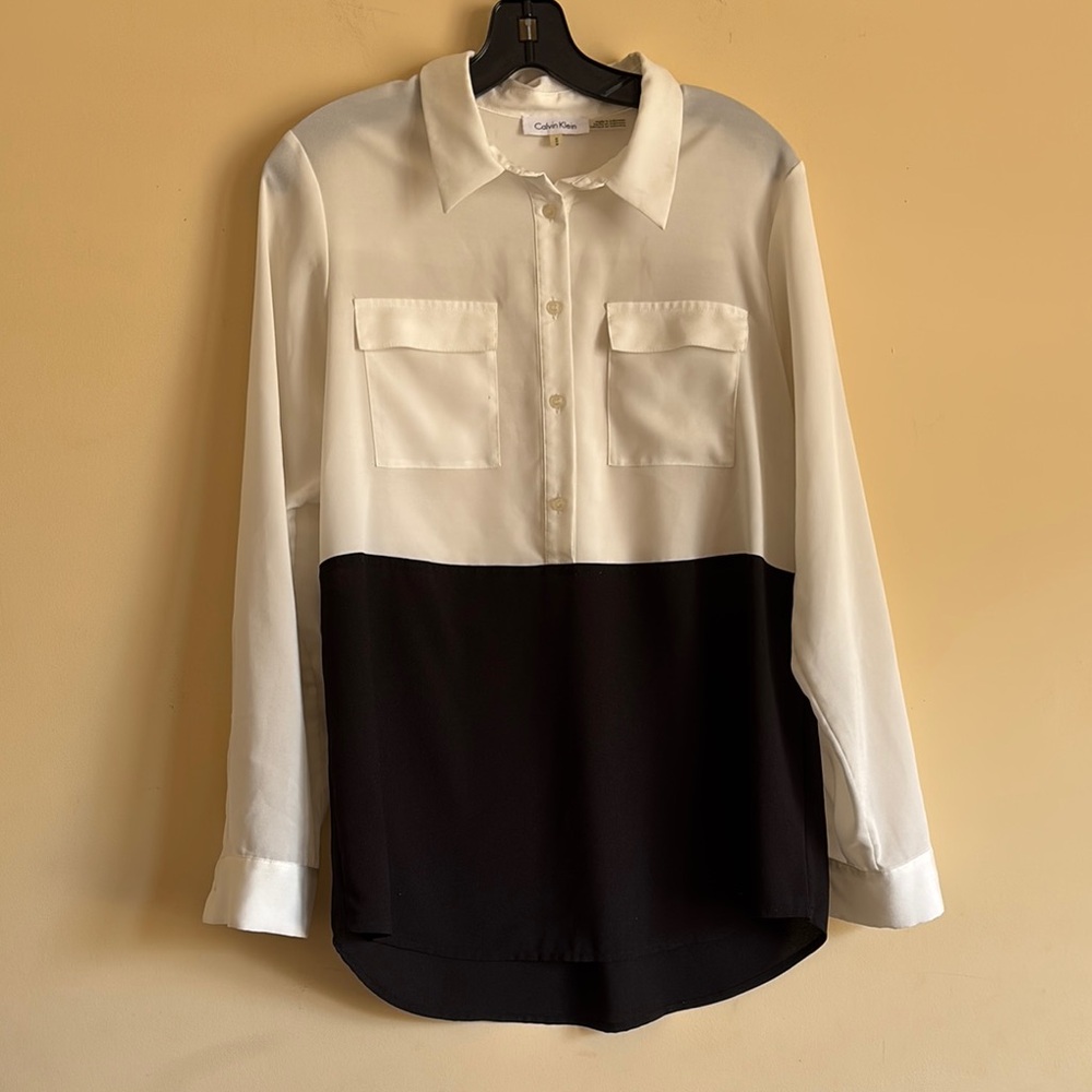 Calvin Klein Black and White Color Block Button Up Top Size‎ Medium